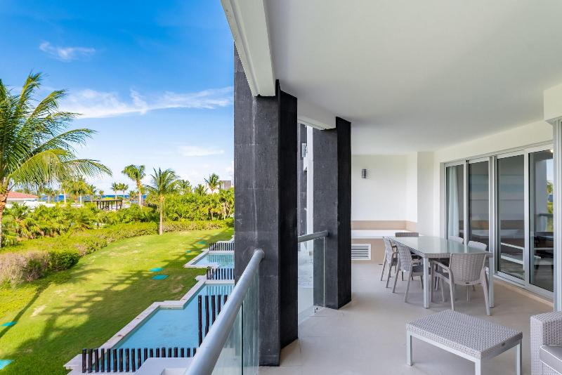 Mareazul Beach Condos Playa Del Carmen image