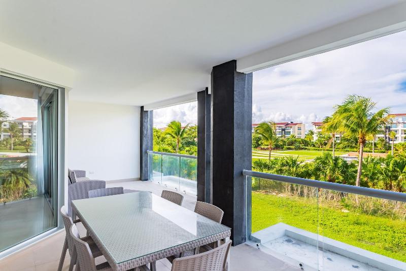 Mareazul Beach Condos Playa Del Carmen image