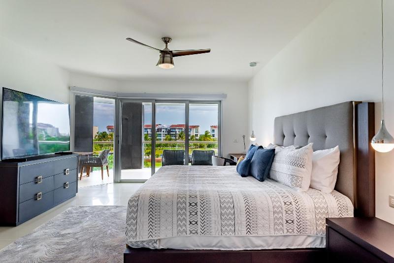 Mareazul Beach Condos Playa Del Carmen image