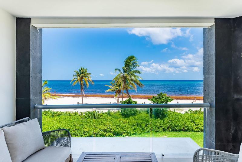 Mareazul Beach Condos Playa Del Carmen image