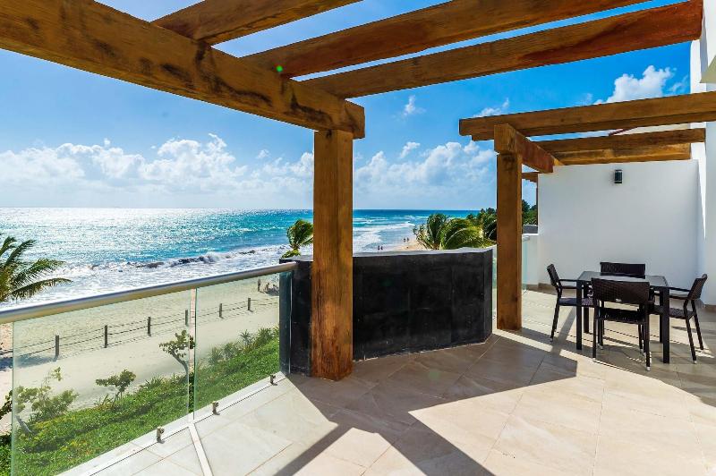 Mareazul Beach Condos Playa Del Carmen image