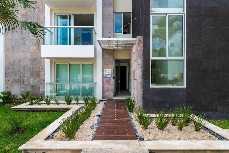 Mareazul Beach Condos Playa Del Carmen image