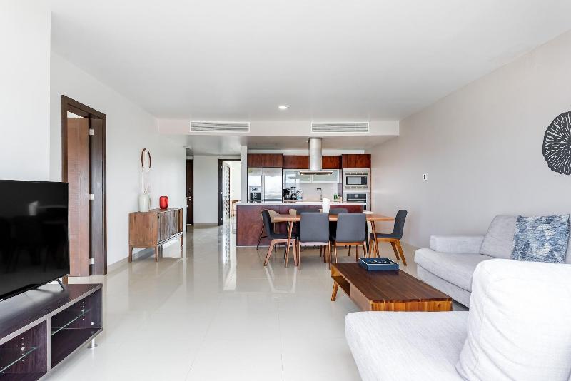 Mareazul Beach Condos Playa Del Carmen image