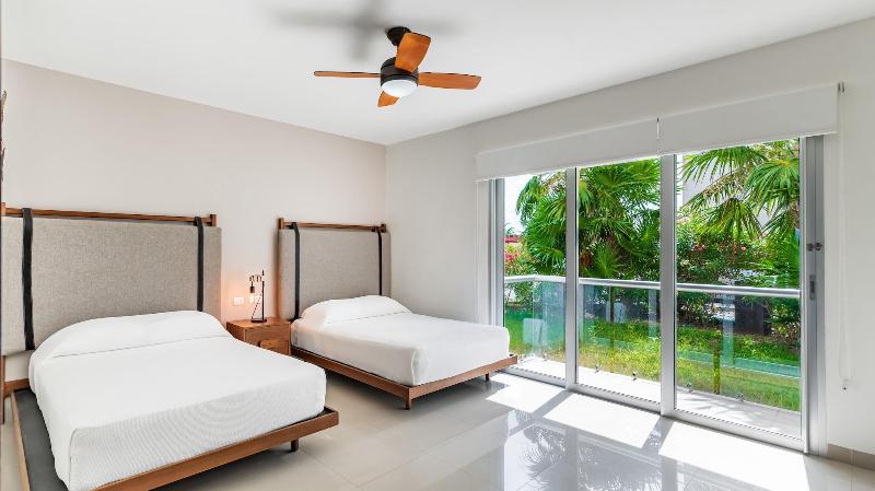 Mareazul Beach Condos Playa Del Carmen image