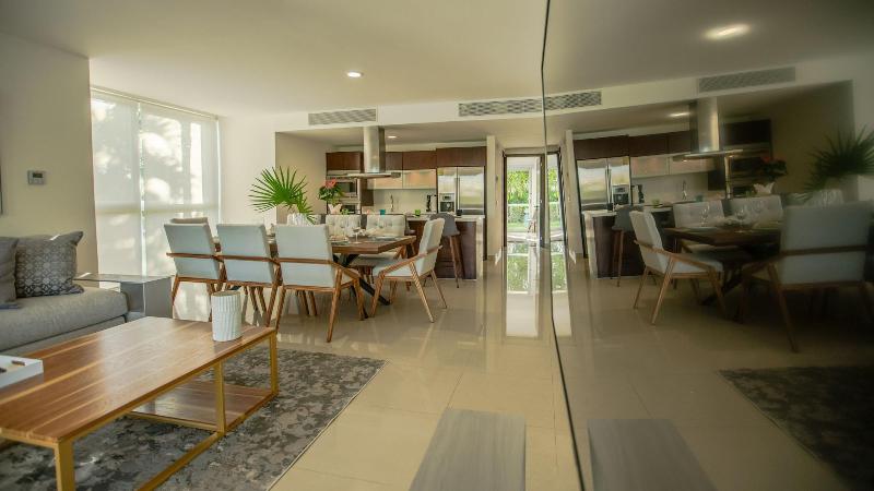 Mareazul Beach Condos Playa Del Carmen image