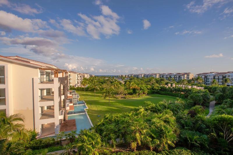 Mareazul Beach Condos Playa Del Carmen image