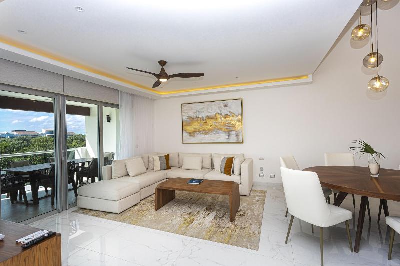 Mareazul Beach Condos Playa Del Carmen image