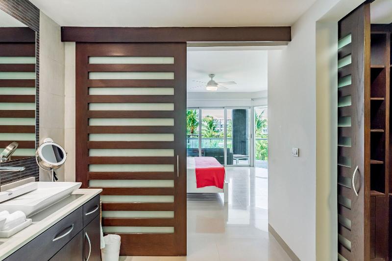 Mareazul Beach Condos Playa Del Carmen image