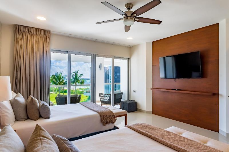 Mareazul Beach Condos Playa Del Carmen image