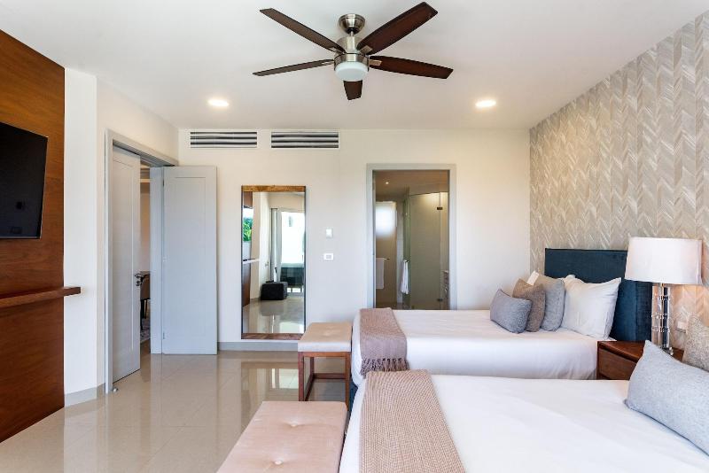 Mareazul Beach Condos Playa Del Carmen image