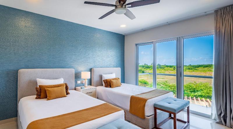 Mareazul Beach Condos Playa Del Carmen image
