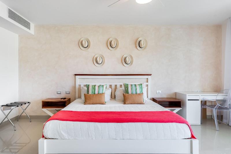 Mareazul Beach Condos Playa Del Carmen image