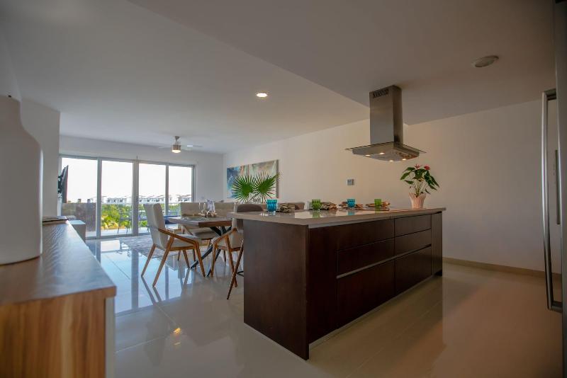 Mareazul Beach Condos Playa Del Carmen image