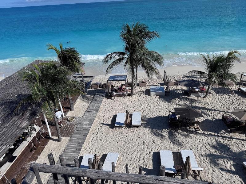 Punta Blanca Beach House image