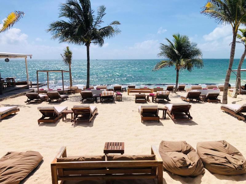 Punta Blanca Beach House image