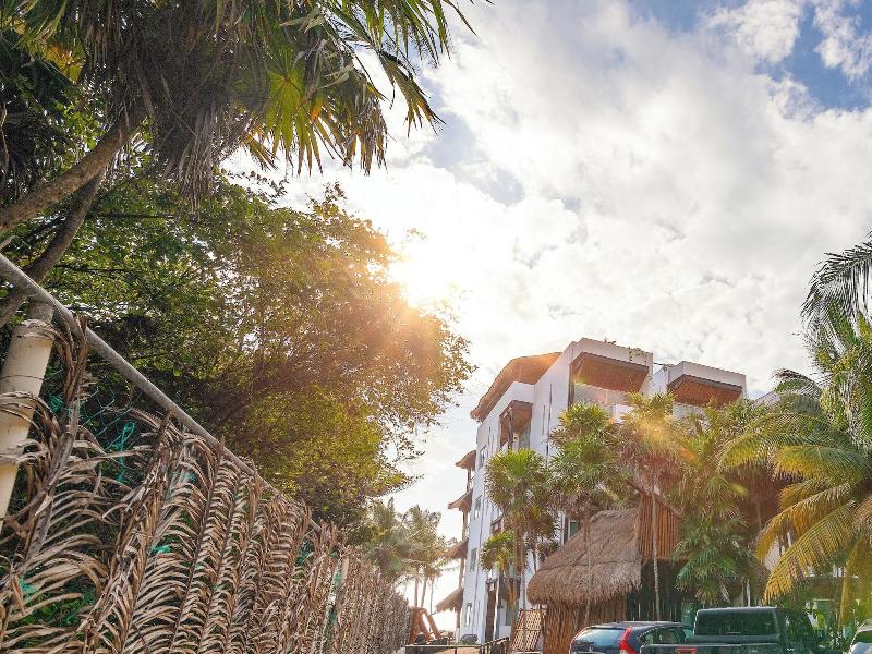 Angelina 28 Beachfront By Nah Hotels image