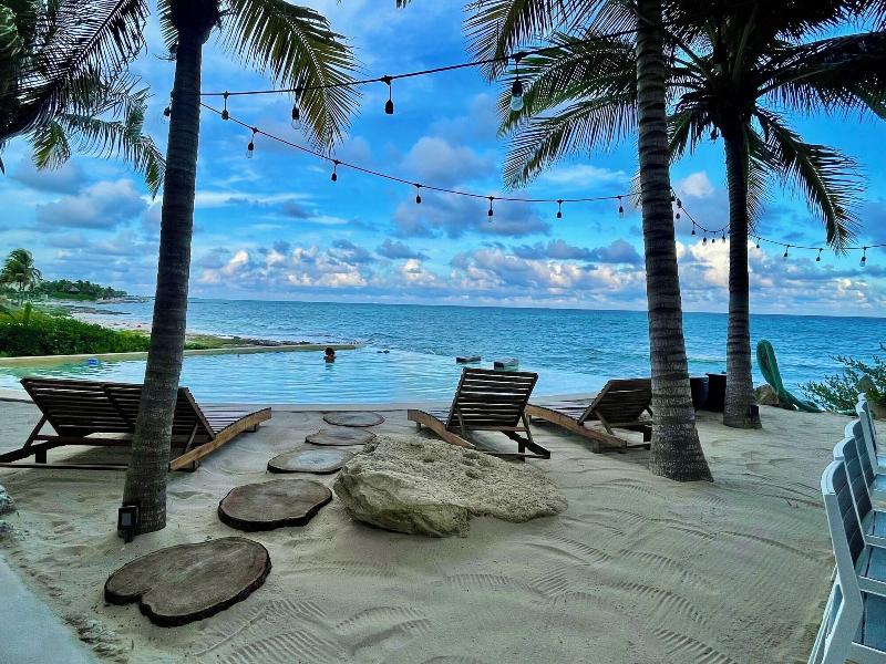 Angelina 28 Beachfront By Nah Hotels image