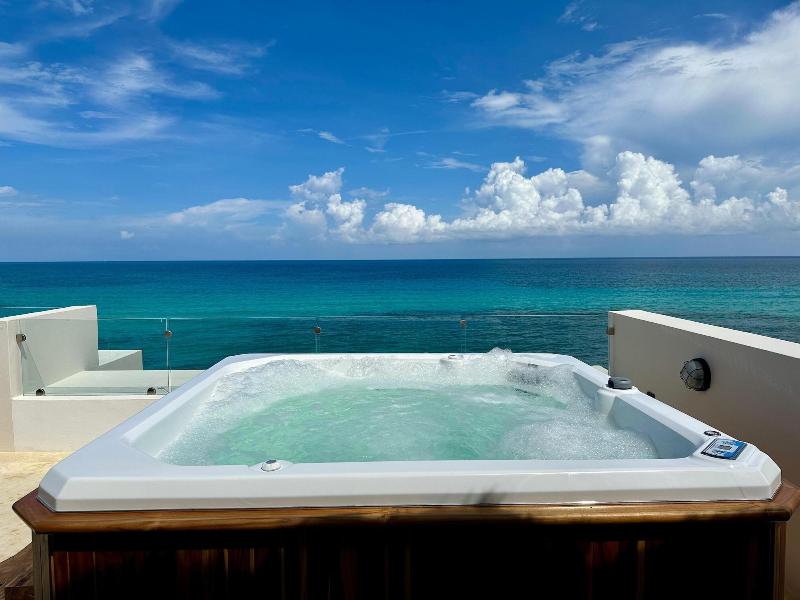 Angelina 28 Beachfront By Nah Hotels image