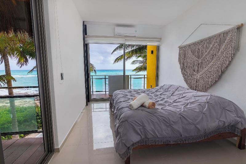 Angelina 28 Beachfront By Nah Hotels image