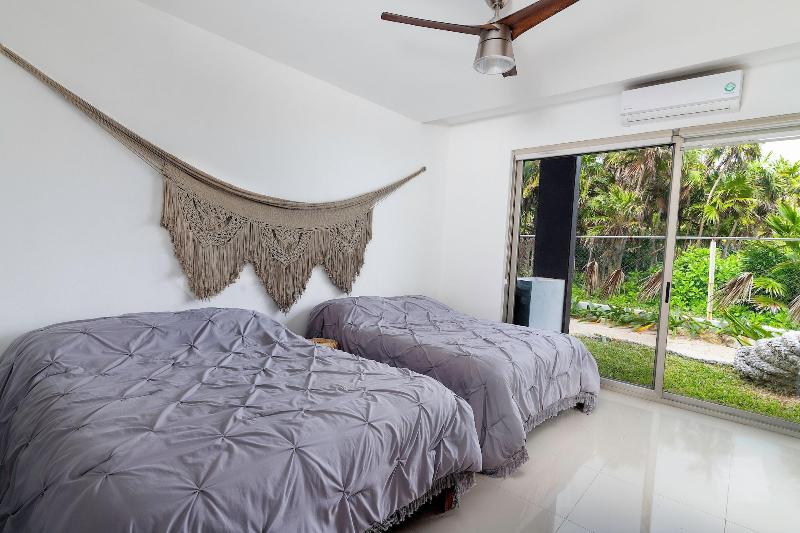 Angelina 28 Beachfront By Nah Hotels image