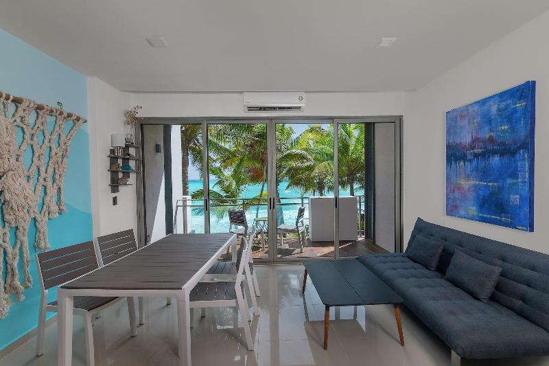 Angelina 28 Beachfront By Nah Hotels image