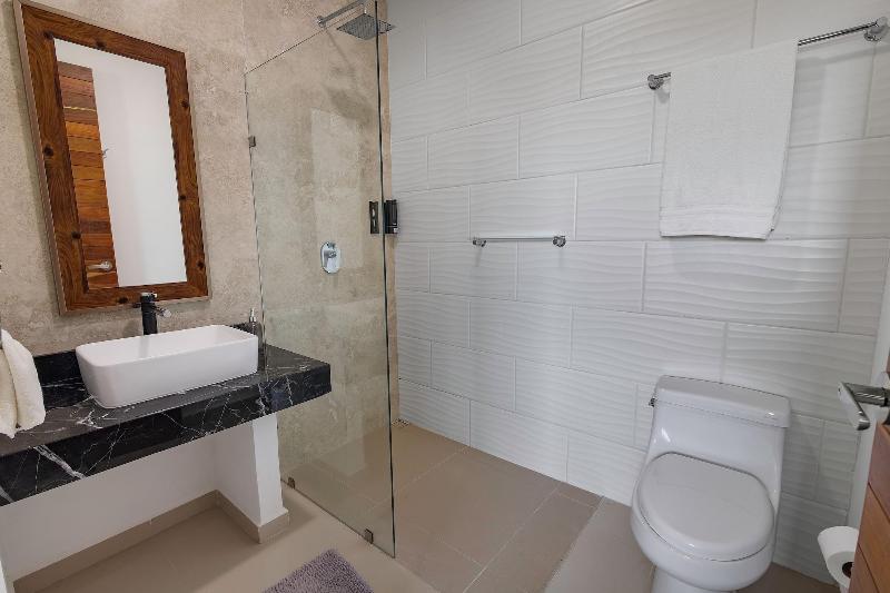 Angelina 28 Beachfront By Nah Hotels image