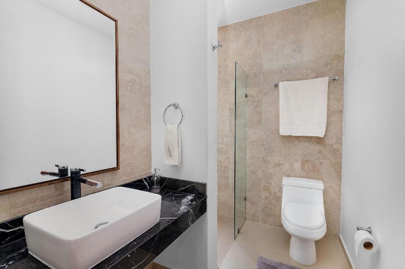 Angelina 28 Beachfront By Nah Hotels image