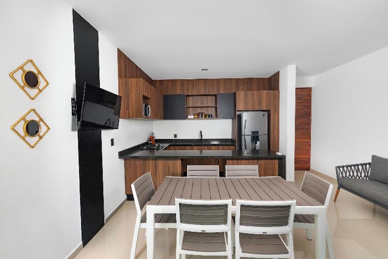 Angelina 28 Beachfront By Nah Hotels image