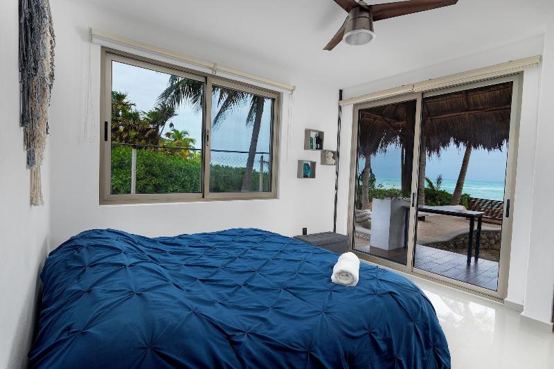 Angelina 28 Beachfront By Nah Hotels image