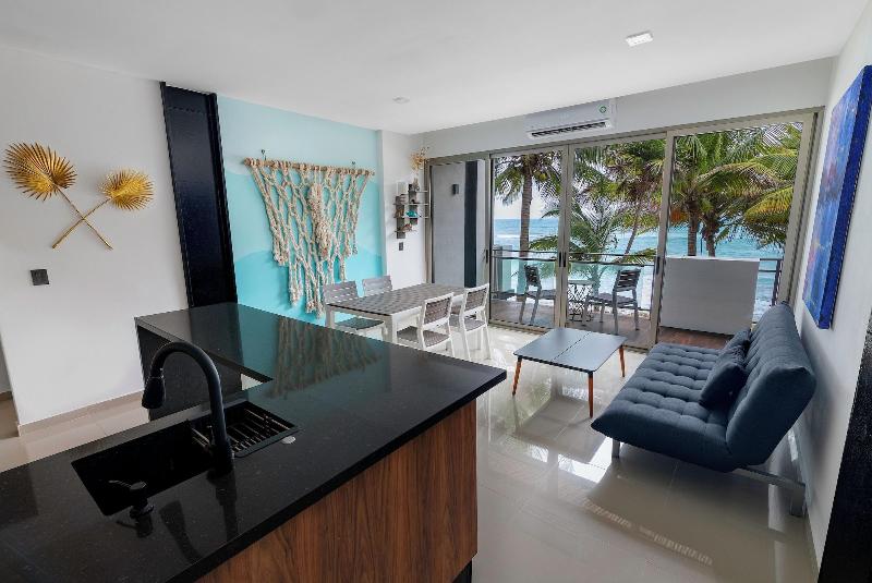 Angelina 28 Beachfront By Nah Hotels image