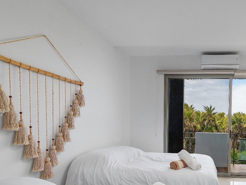 Angelina 28 Beachfront By Nah Hotels image