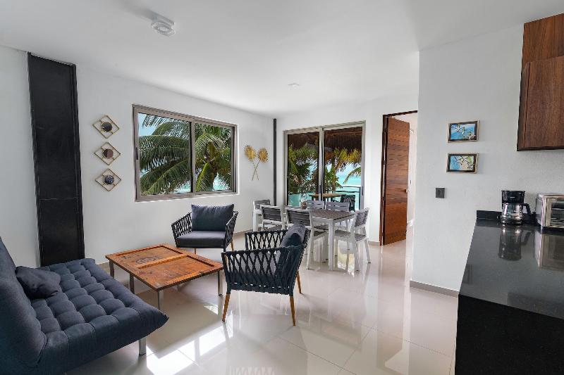 Angelina 28 Beachfront By Nah Hotels image