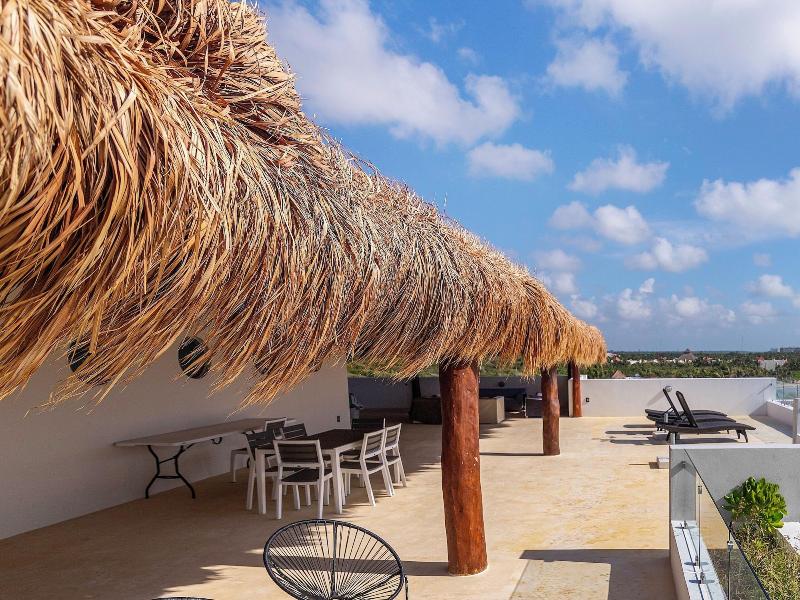 Angelina 28 Beachfront By Nah Hotels image