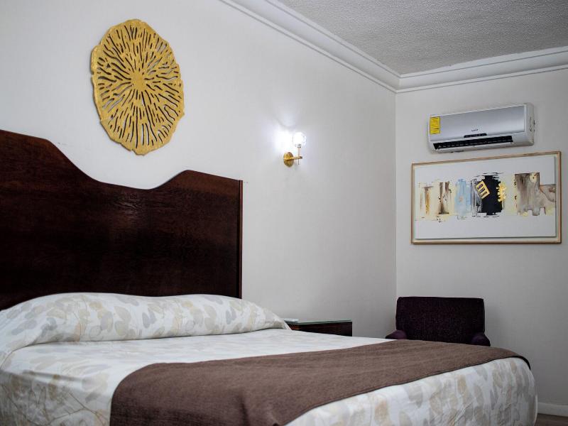Los Cedros Hotel Inn Chihuahua image
