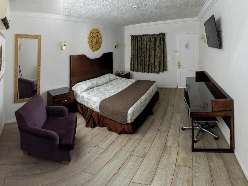 Los Cedros Hotel Inn Chihuahua image