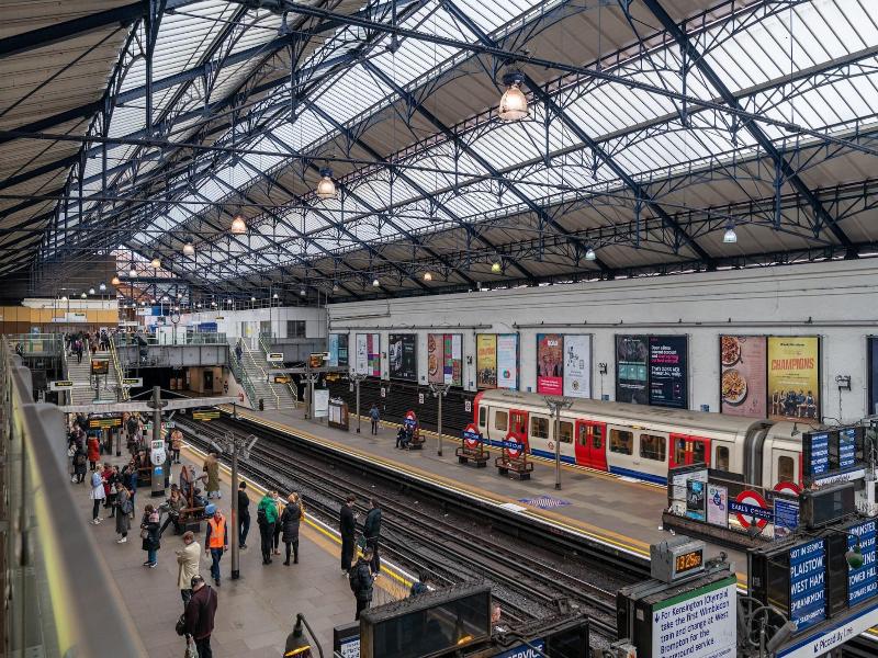 B48 London Earls Court image