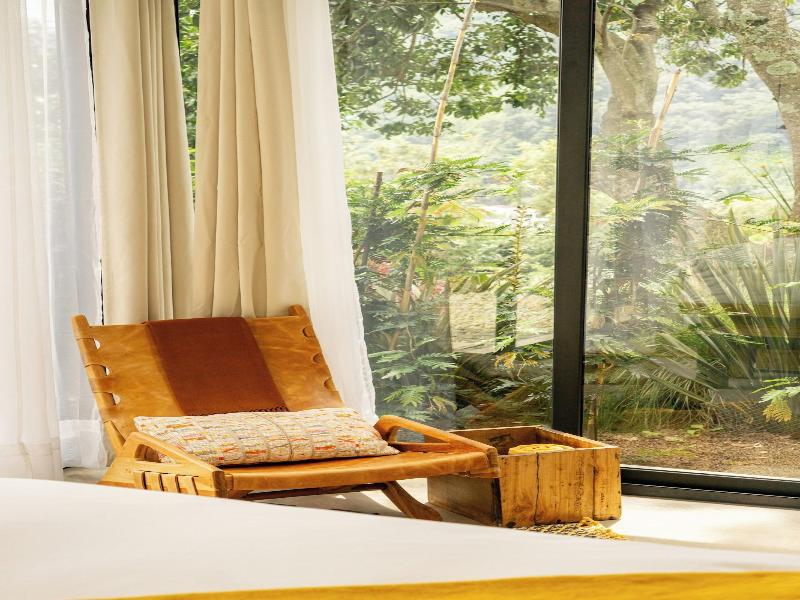 Aviva Hotel image