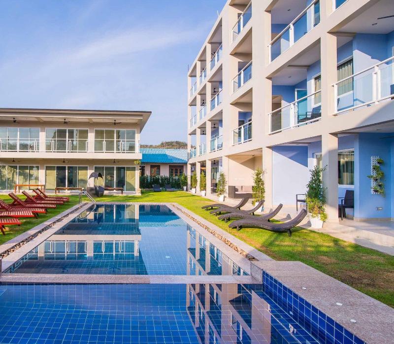 Surf & Sand Resort