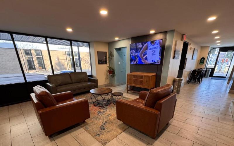 Super 8 By Wyndham Great Falls City Center image