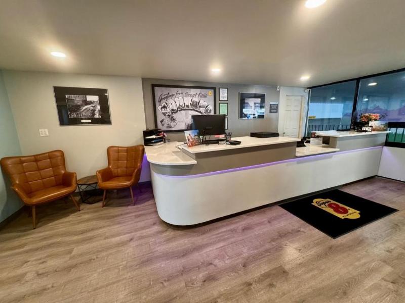 Super 8 By Wyndham Great Falls City Center image
