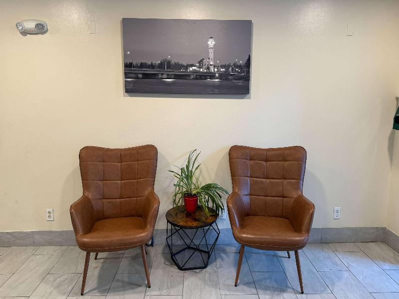 Super 8 By Wyndham Great Falls City Center image