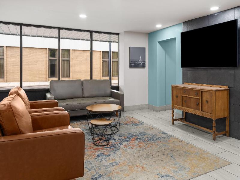 Super 8 By Wyndham Great Falls City Center image