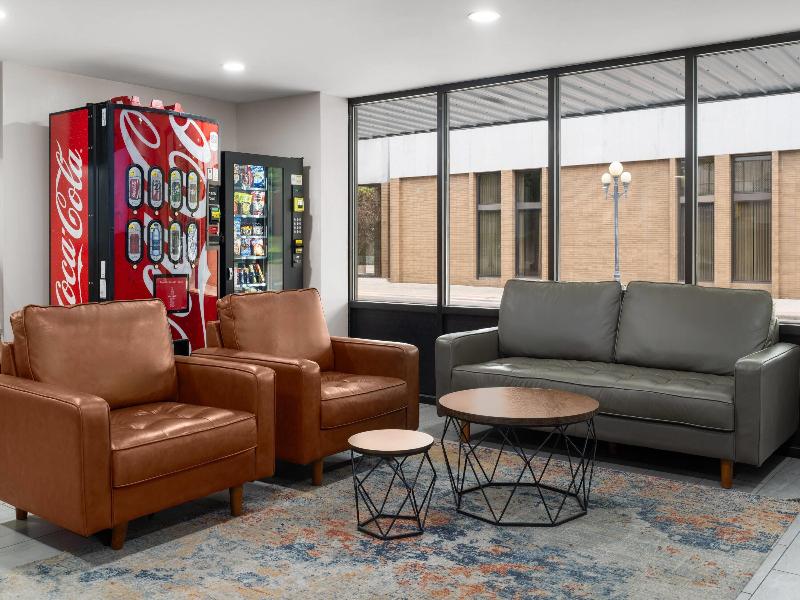 Super 8 By Wyndham Great Falls City Center image