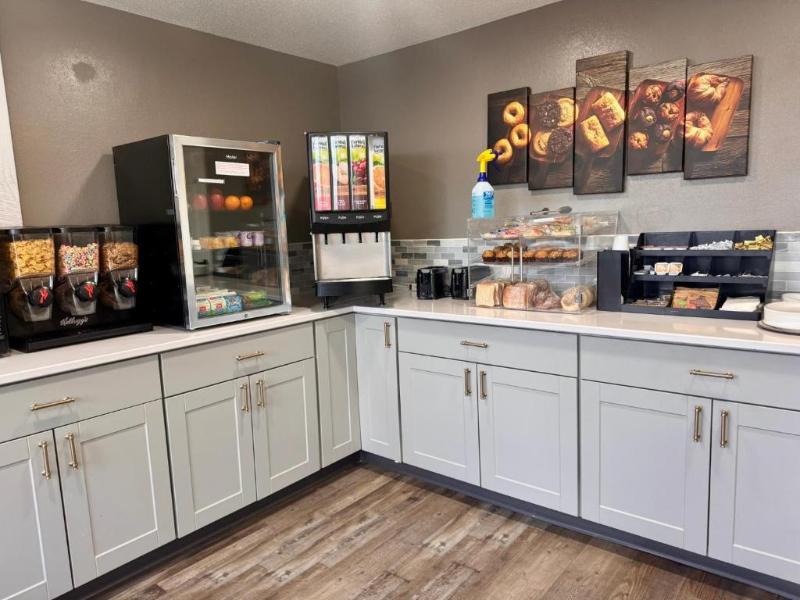 Super 8 By Wyndham Great Falls City Center image