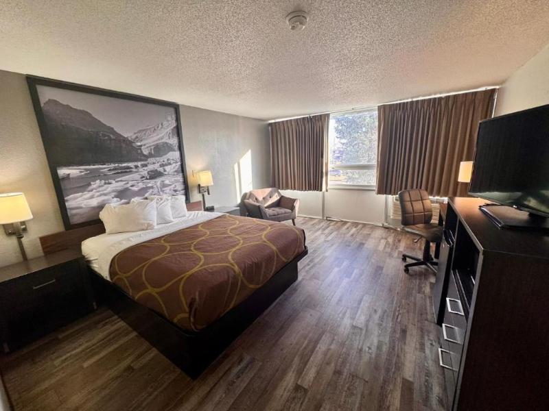 Super 8 By Wyndham Great Falls City Center image