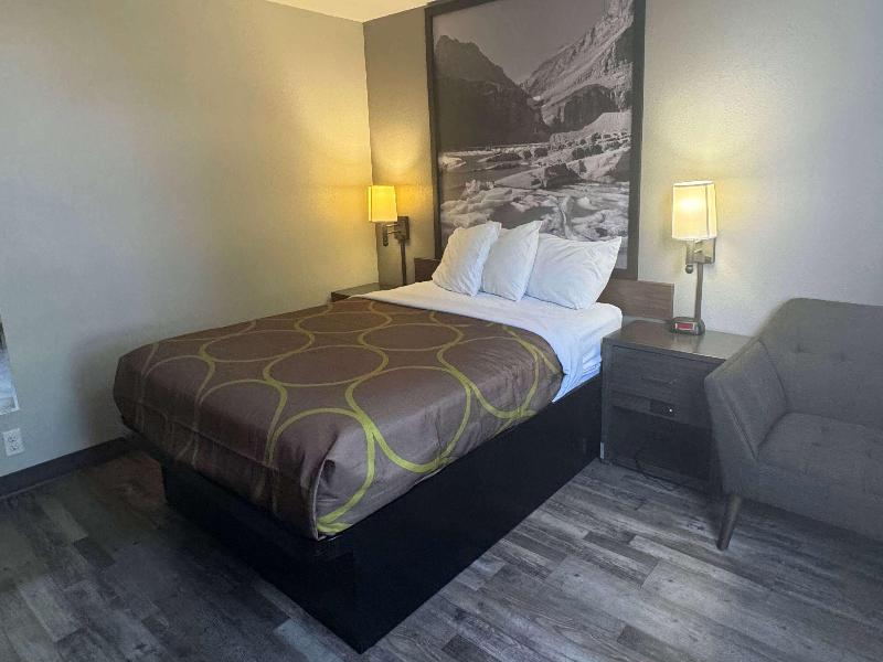 Super 8 By Wyndham Great Falls City Center image