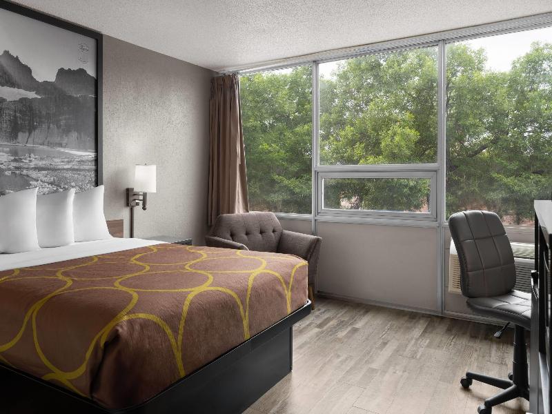 Super 8 By Wyndham Great Falls City Center image