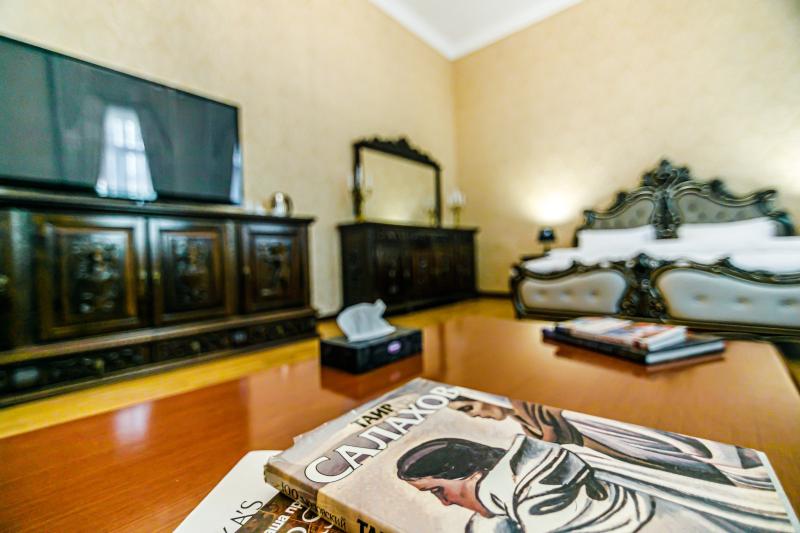 The Lantern Quarters