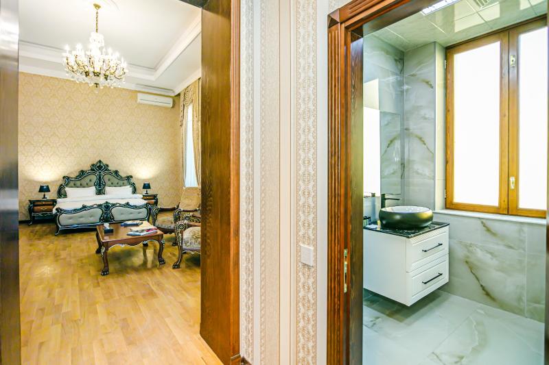 The Lantern Quarters image