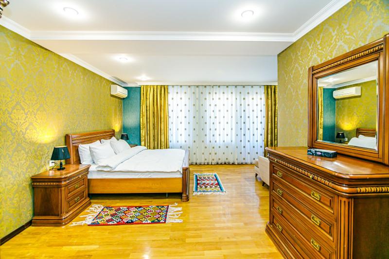 The Lantern Quarters image